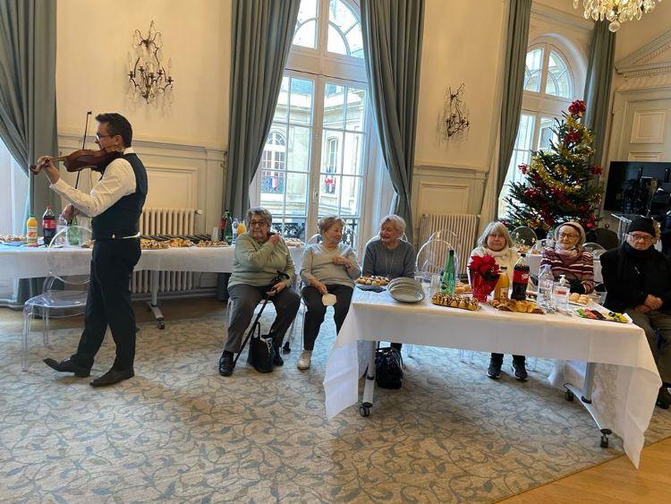 Rencontre conviviale à la mairie du 9e arrondissement, à Paris le 14 décembre. Photo Rachel Rimmer, FMS.&nbsp; 