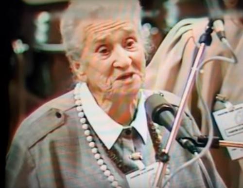 Ita-Rose Halaunbrenner témoigne au procès Barbie en 1987 : ses deux filles Mina et Claudine furent parmi les 44 enfants arrêtés à Izieu par Barbie et déportés vers Auschwitz-Birkenau où ils furent tous assassinés.