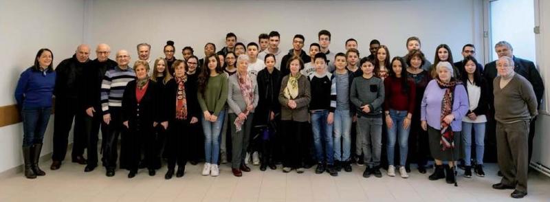 Photo de groupe des témoins et des élèves du collège St Joseph de La Salle à Pantin - Crédit : Casip-Cojasor&nbsp; 