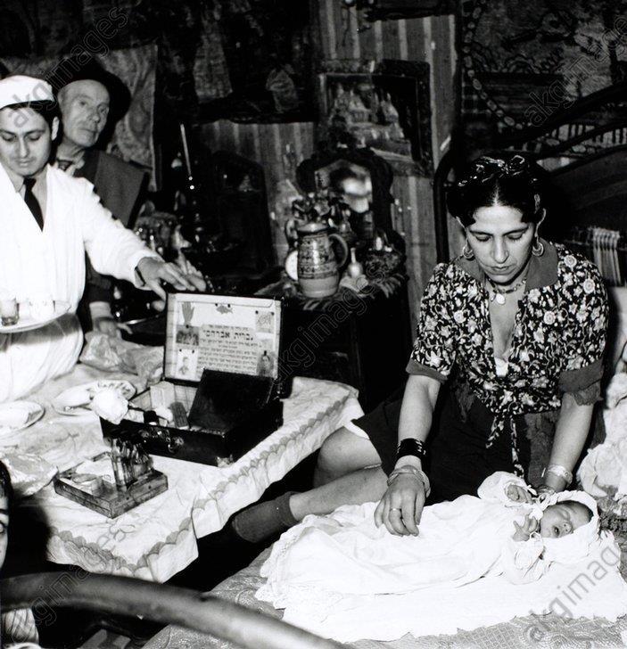 Une circoncision dans la communauté juive de Djerba, 1947